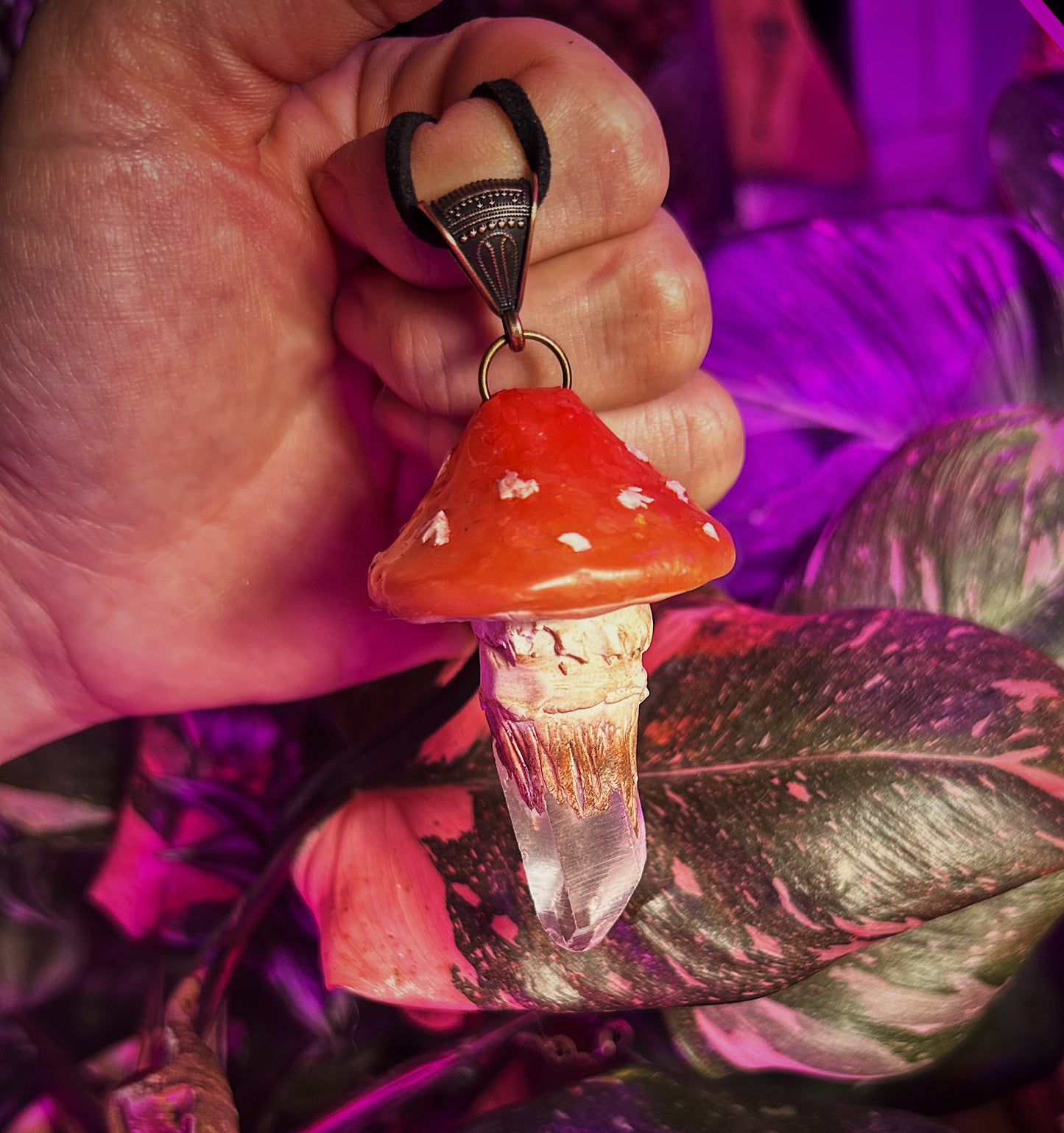 🍄Large mushroom quartz crystal pendant 🍄